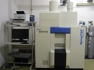 マトリックス支援レーザー脱離イオン化飛行時間型質量分析計