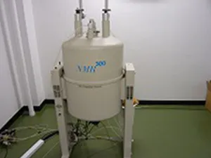 核磁気共鳴装置 300MHz